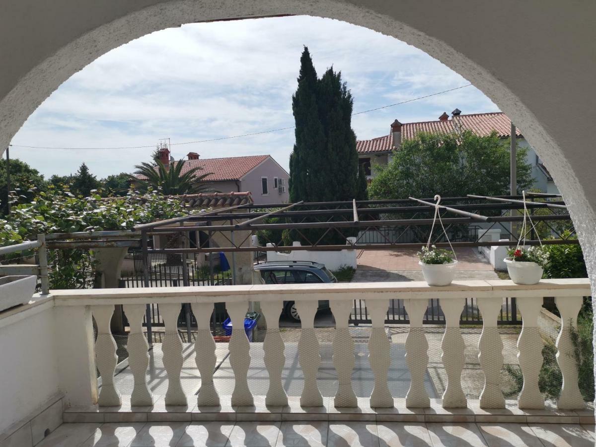 Apartma Soncek Premantura Exterior photo